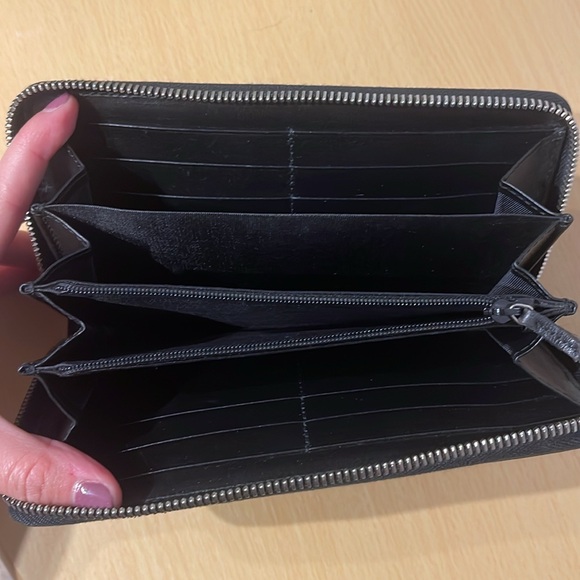Black zip wallet - Picture 4 of 6